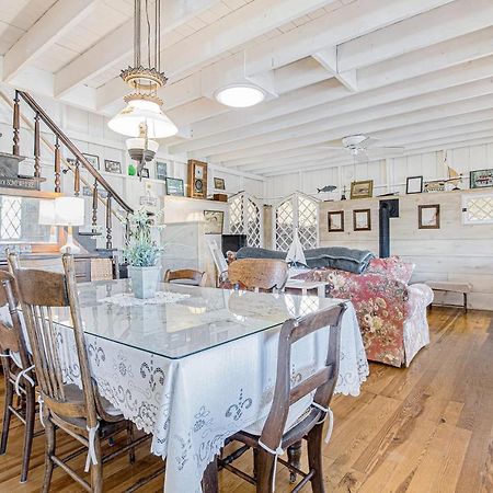 Anna'S Cottage Saugatuck Exterior photo