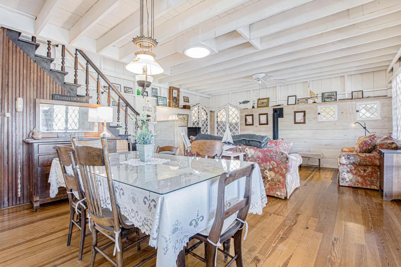 Anna'S Cottage Saugatuck Exterior photo