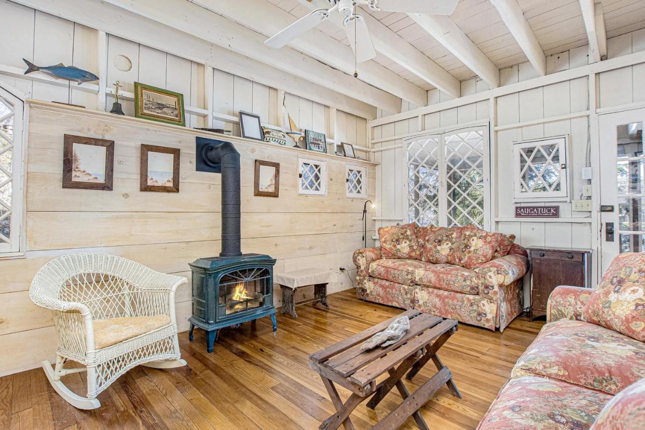 Anna'S Cottage Saugatuck Exterior photo