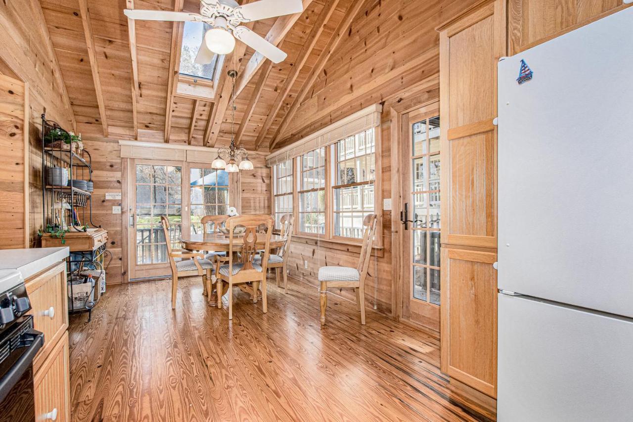 Anna'S Cottage Saugatuck Exterior photo